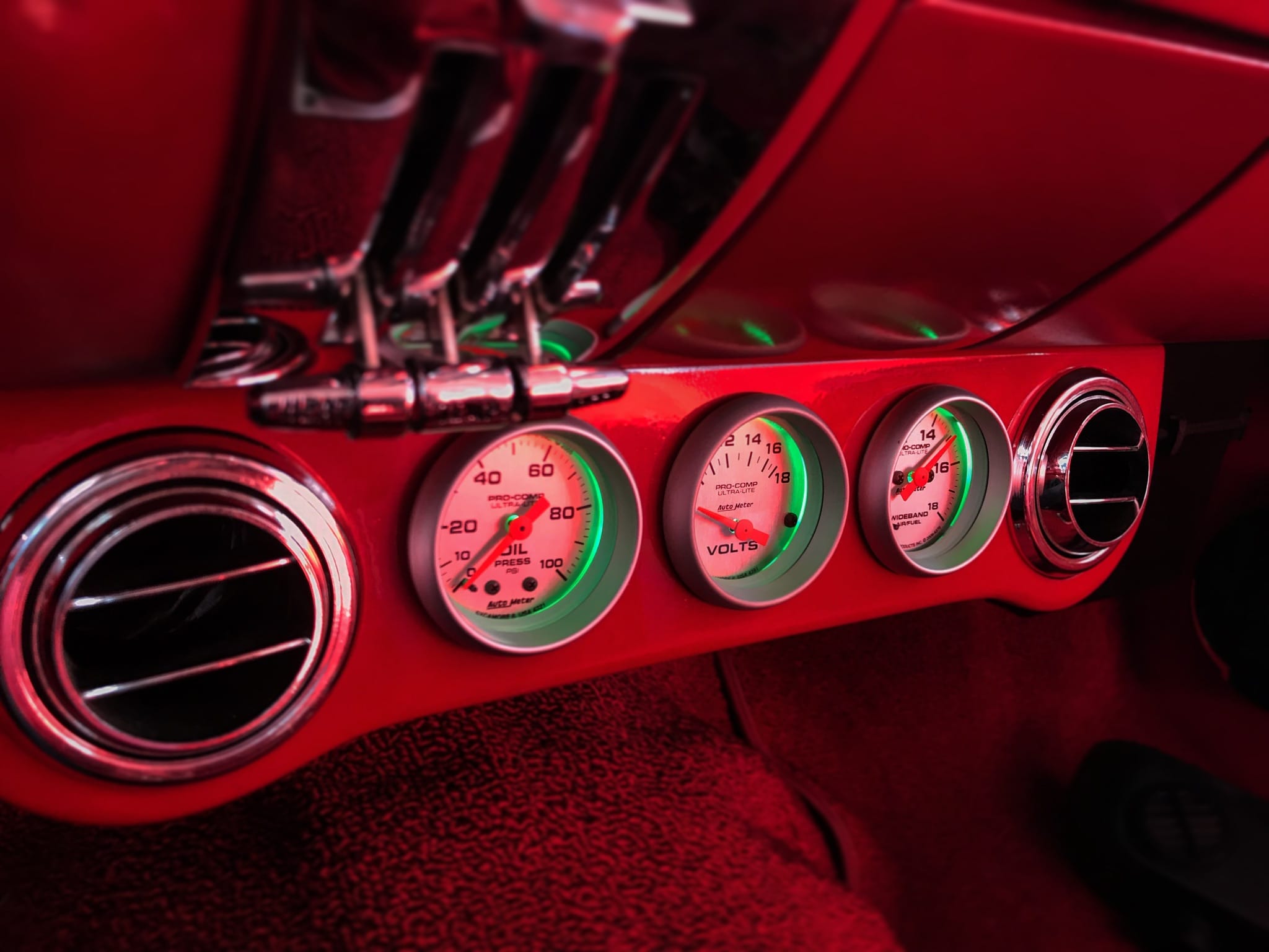 Falcon gauge detail